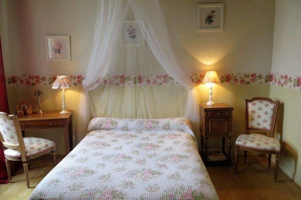 Aux Trois Fontaines Bed and Breakfast Eynesse Esterno foto