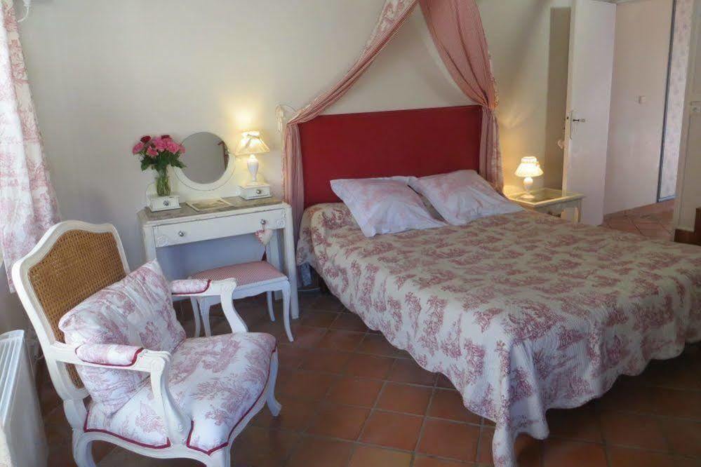 Aux Trois Fontaines Bed and Breakfast Eynesse Esterno foto