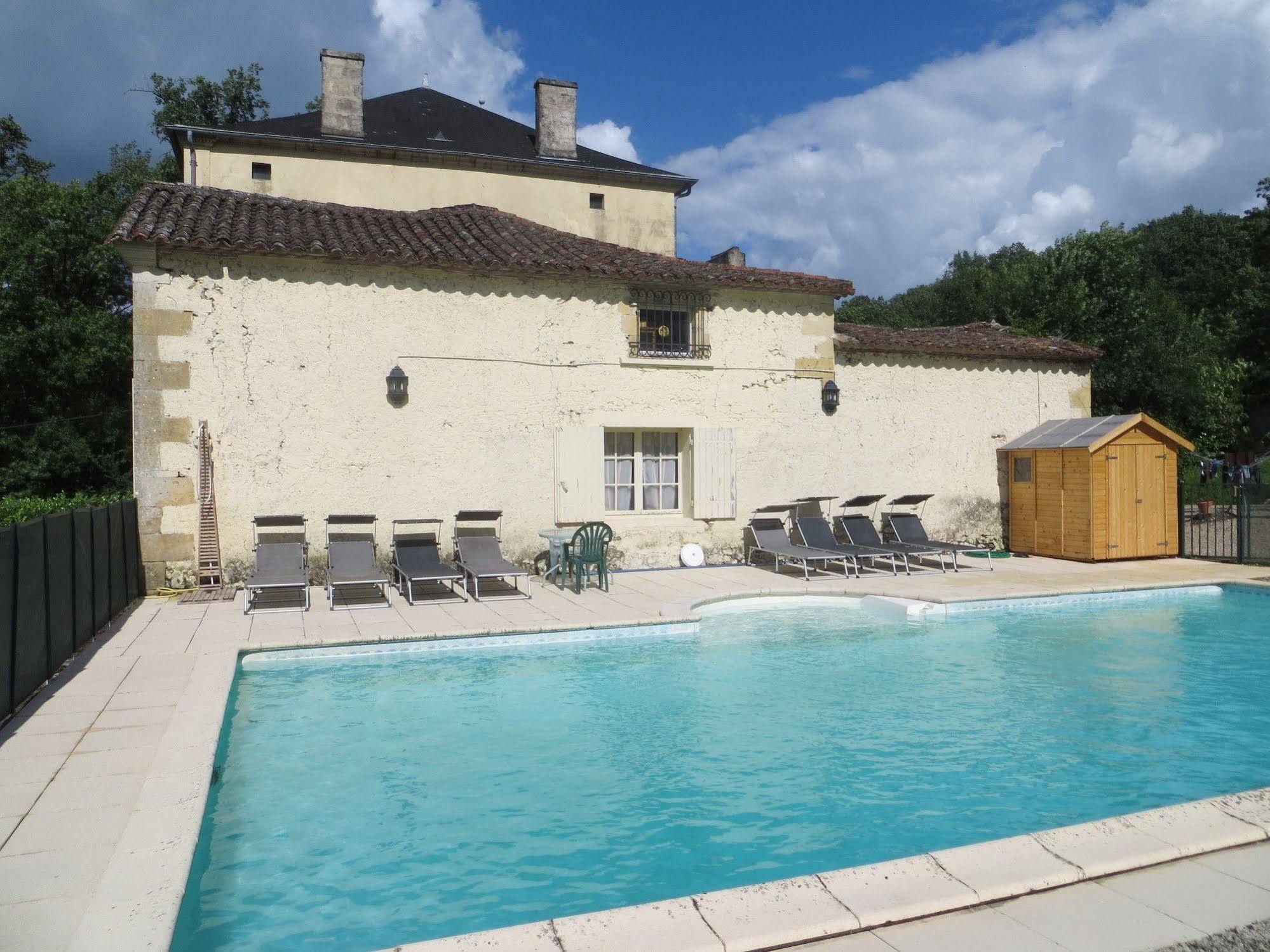 Aux Trois Fontaines Bed and Breakfast Eynesse Esterno foto