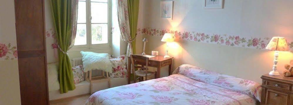 Aux Trois Fontaines Bed and Breakfast Eynesse Esterno foto
